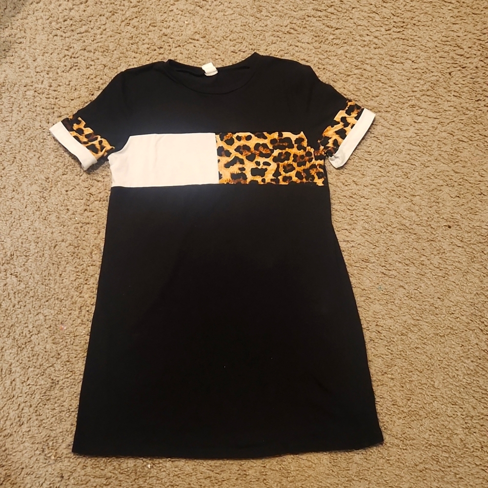 Shein brand dress. Size 10 girls. Good condition. Worm twice!